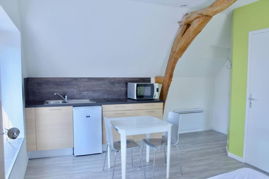 La Petite Maison Appartement 2 Avoine Екстериор снимка
