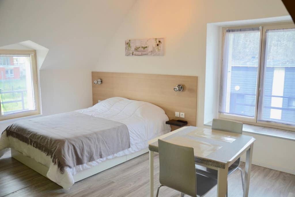 La Petite Maison Appartement 2 Avoine Екстериор снимка